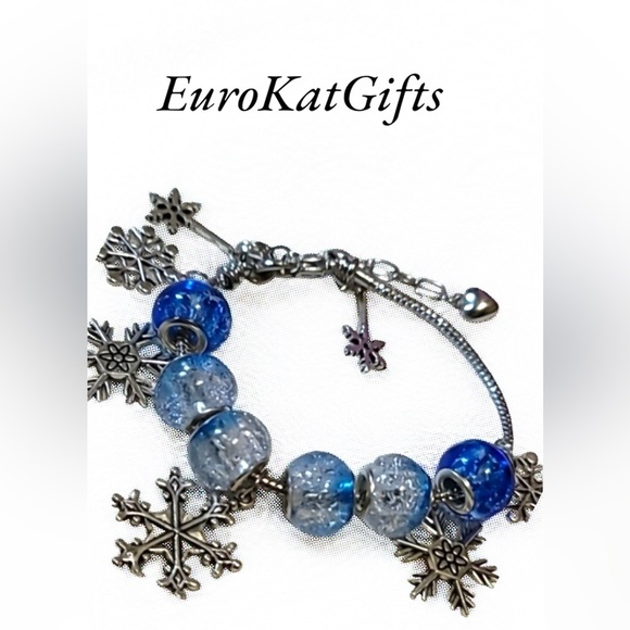 Hand Crafted Medium Charm Bracelet Silver Snowflakes Blue Beads NEW - Picture 5 of 5